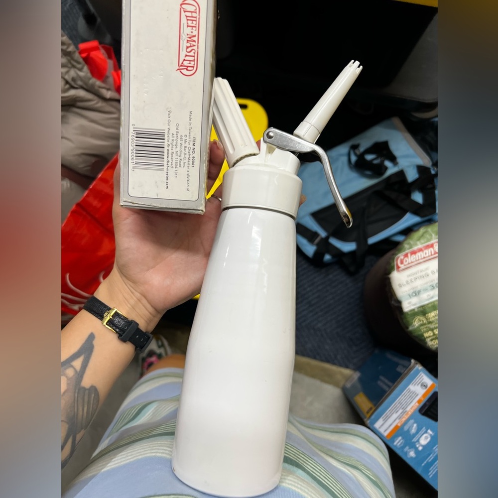 Whipping cream maker/dispenser